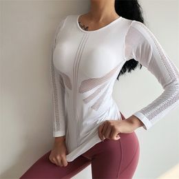 Women Sexy bodybuilding Fitness T shirt long sleeves sports Tshirt black seamless Running shirt yoga top Gym clothes T200401