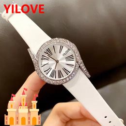 Whosales Fashion New Women Diamond Watch Leather Retail High End Square Designer Clock Luxury Top Design Calendar Nice Wristwatch