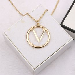 Luxury Designer Double Letter Pendant Necklaces Chain 18K Gold Plated Crysatl Pearl Rhinestone Sweater Necklace for Women Wedding Party Jewerlry Accessories