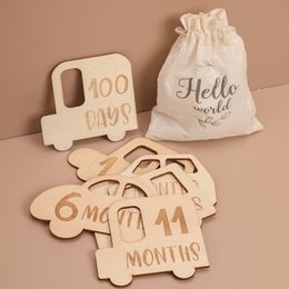 15pcs set Baby Milestone Cards Car Shape Wooden Infants Birth Growth Record Card Handmade born Gift P ography Props 220607