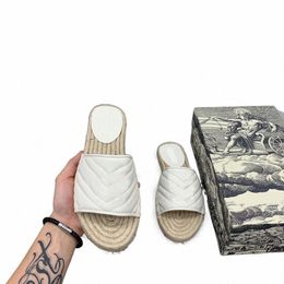 2022 designer women outdoor shoe Leather Espadrille Sandal Luxury Slipper Flat Platform sandals With The Double Metal Beach Weave Shoes Straw weaving