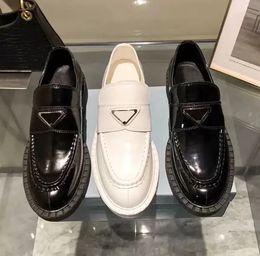 Дизайнерские тапочки Loafer Mulles обувь высококачественная классическая платформа повседневная обувь кожа толстые подошвы плоская роскошная мода Женщины с низким уровнем пряжки черный белый размер 35-40