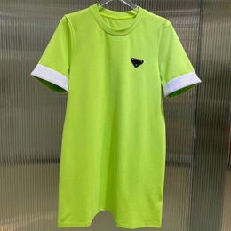 2023 Yaz Lüks Elbiseler Tasarımcı Üçgen Etiket Gündelik Kadın T-Shirt Elbise Moda Yuvarlak Yaka Kısa Kollu Zarif Elbise