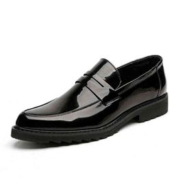 Dres Shoe Casual Men Loafer Platform Thick Sole Lacquer Leather British Daily Shoe Slip on Mid Heel Lift 220723