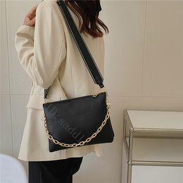 Chain Shoulder Bags Luxury Designer Crossbody Letter Plain Famous Zipper Small Bb Shopping Totes Evening Handbags Stars Fashion Wallets Floral Square Coin Purse