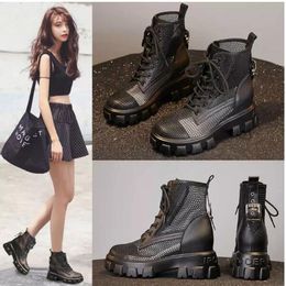 Damen-Sommer-Kurzstiefel in hohen Netzstiefeln, hohle coole Stiefel, koreanische kleine Damenschuhe mit dicken Sohlen