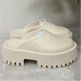 New Double G Sandal Slipper Transparent Material Women's Thick Sole Perforated Sandals Slippers Fashion Sexy Cute Sunshine Beach Women Shoes Slippers