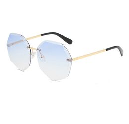Солнцезащитные очки модные безрамные дамы градиент Marine 7 Цветные очки