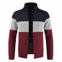 Oufisun 2019 Autumn Men New Casual Wool Cardigan Sweater Jumper Men Winter Fashion Striped Pockets Knit Outwear Coat Sweater Men T200101