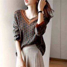 Fashion women s blouse autumn retro lazy wind loose wave pattern v neck color block knitted sweater 210520