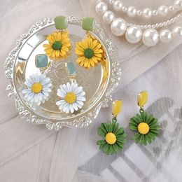 Dangle & Chandelier Flowers Daisy Earrings Simple Fresh Fashion Drop Female Personality Sweet Party Gift Jewelry E7016