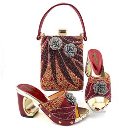 Dress Shoes New Arrival Fashionable Italian and Bag Sets Silver Color Women s Wedding Special Appliques for African Lady Sandals 220722