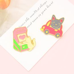 Cute Cat Brooches Pin for Women Kids Cartoon Animal Metal Enamel Fahsion Jewelry Shirt Coat Dress Denim Bag Decor Pin