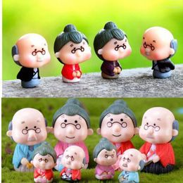Keychains Mini Cute Figurines Miniature Elderly Couple Resin Fairy Garden Grandparents Emel22