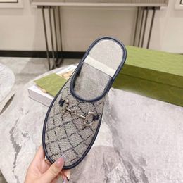 Chinelos de grife femininos masculinos chinelo mulas sandálias sandálias de couro genuíno desliza sapatos de corrente de metal sapato casual cadarço chinelo de veludo com caixa NO381