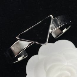 Fashion Designer Bracelet For Mens Women Silver Jewelry Triangle Drip Letters P Bracelets Gifts Womens Luxury Love Bracelets 2022