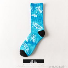 2022 New Men's Mid-tube Socks Autumn and Winter Skateboard Thickened Personality Men and Women Tie-dye Maple Leaf Sock 3b