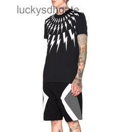 -Fashion Hommes Stylist T-shirt Été Nouvelle Arrivée Géométrie Imprimez à manches courtes Noir Blanc Table Taure Taille S-2XL W8NO