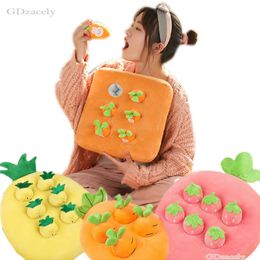 Children Educational Toy Pick Up Strawberry Fruits Ground Doll Stuffed 4 pcs Mini Carrots in a Earth Pillow Unqiue Gift For Kids 220531