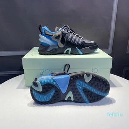 2022-Le ultime scarpe sportive, stampa con motivo a freccia laterale, suola in gomma intagliata a colori, corda allacciata nera, testa rotonda, grigio industriale