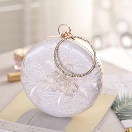 Evening Bags Chinese Vintage Lace Appliques Circular Bag Women Metal Ring Tote Elegant European Wedding Party Clutches Shoulder BagEvening