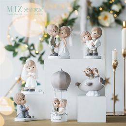 Miz Wedding Decoration Couple Figure Cartoon Statue Wedding Decor Bride and Groom Cake Topper Home Decoration Accessories T200331