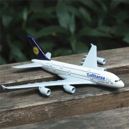 Germany Lufthansa Airlines A380 Aircraft Alloy Diecast Model 15cm Aviation Collectible Miniature Souvenir Ornament 220707