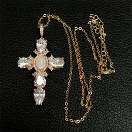 Muschelperlen-Kubikzirkonia-Mikropflaster-Maria-Kreuz-Anhänger-Halskette im religiösen Stil für Frauen und Mädchen