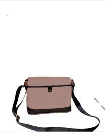New Famous Classic Designer Fashion Men woman Leather Messenger Bags Cross body School Bookbag Shoulder Bag Briefcase