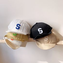 S Letter Embroidery Kids Baseball Cap For Girl Boy Summer Sunscreen Caps Adjustable Children Soft Eaves Hip Hop Hat For 3-24M 220611
