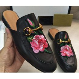 Designer Mulheres Mulas planas chinelas Princetown Leather Slippers Bling Casual Shoes Fashion Fashion Slippers Ladies Summer No14