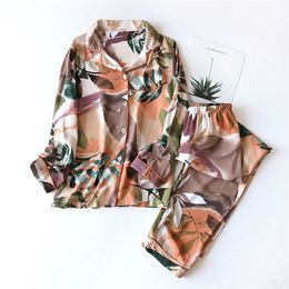 Spring and autumn ladies cute cartoon floral viscose Fibre Pyjamas two-piece long-sleeved home service cotton summer thin shorts 220321