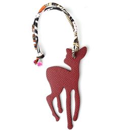 Famous Designer Luxury Real Silk Genuine Leather Seahorse Deer Horse Keychain Backpack Pendant Animal Key Chain Women Bag Charm