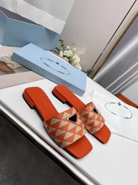 Luxus-Damen-flache Sandalen-Designer-Quadrat-Zeh-halbe Hausschuhe mit breiter unteren bequemen Strand-Flip-Flop 35-42 mit Box