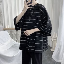 Cool Summer Oversized T Shirt Men Funny Harajuku Tshirt Streetwear Femme Striped Japan Hip Hop Loose Half Sleeve T Shirts Male 220618