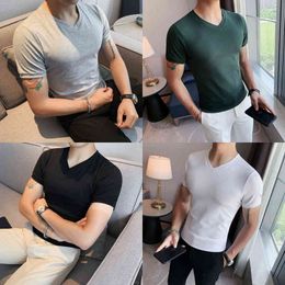 2022 Men T-Shirts Fashion Autumn Winter Short Sleeve V-neck T Shirts Men Slim Fit All Match Soft Velvet Leisure T-shirt S-3XL Y220606