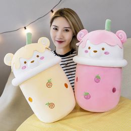 Nettes Cartoon Milk Tee Bär Bubble Tee Tasse geformtes Kissen Plüschspielzeug echtes Leben gefülltes Rückenkissen lustiges Boba Food 25 cm