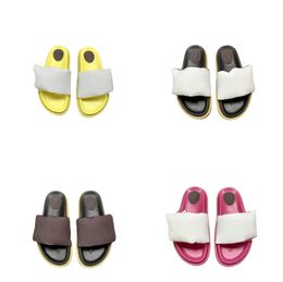 New Slippers Summer Couple Designer Sandals Luxury Fashion Bread Old Flower Leather Flat Shoes Beach Shoes 35-41