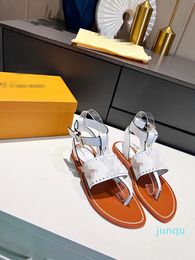 2022 Designer Sandals Women Hollowed out pattern Flats Slippers Trend Luxe Slides Rubber Summer Flip Flops Outdoor Beach Shoes