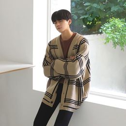 Men's Sweaters Cardigan Men Spring Korean Style Simple Design Plaid Knitting Retro Casual Unisex V-neck Loose Vintage Quality Sweater L14Men