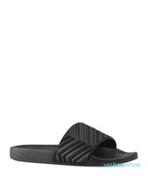 2021 mens womens unisex black Matelasse Rubber Slide sandals Flat beach slippers Molded rubber footbed 065