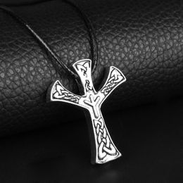 -Anhänger Halsketten Edelstahl Nordic Viking Celtic Rune Amulett Halskette Vintage Lederseil Accessoires Juwely Geschenkverkäufer