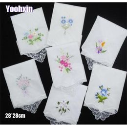 3PCS Luxury Cotton Women Hankies Embroidered Lace Flower Hanky Floral Random Colour Cloth Ladies Handkerchief Fabrics T200618