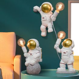 Table Lamps Modern Astronaut E27 Lamp Study Room Resin Led Desk Light Ornaments Reading Indoor Fixtures Bedside LampTable