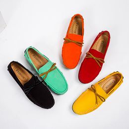 New Men Casual Shoes Handmade Mens Shoes Suede Leather Loafers Moccasins Slip on Male Flats Male Driving Shoes Lightweight Flats