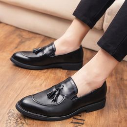 2022 New British Pointed Black Tassel Pendant Shoes For Men Dress Evening Wedding Office Footwear Prom Sapato Social Masculino