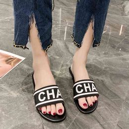 Summer Fashion Women Slides Black White Design Brand Woman Flat Heels Open Toes Slippers House Flip Flop 2022 Causal Shoes G220526