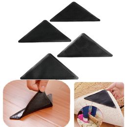 14pcs Rug Carpet Grippers Triangle Rubber Mat Sticker Reusable Non Slip Silicone Washable Grips Home Bath Room Corners Pads 220811