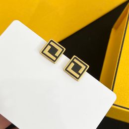 Jewellery Sets Designer Neckalce For Mens Ear Clip Bracelets Women Stud Earrings Luxury Gold Pendant Bangle Chain Link Enamel Suit B1025259