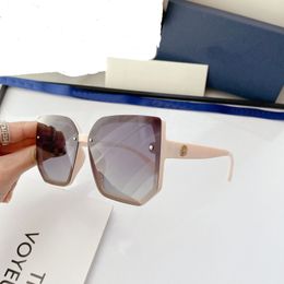 G2009 Classic Fashion Casual Trend Polarised Women Sunglasses Super Cool Designer Seaside Vacation Luxury Sunglasses Car Driving Glasses